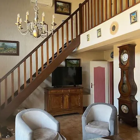 Maison Familiale Idealement Situee Avec Le Confort