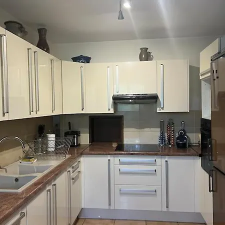 Villa Maison Familiale Idealement Situee Avec Le Confort Nîmes